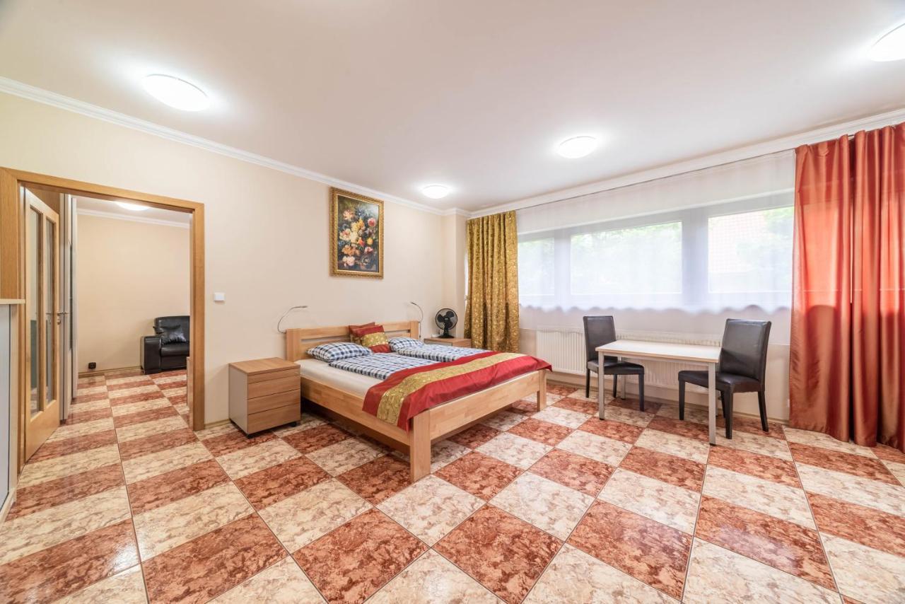 Apartman Blizko Centra Prahy Praha Bagian luar foto